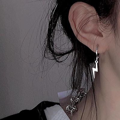 Lightning Bolt Earrings: Punk, Hip-Hop Style for Men and Women, Trendy Niche Design with a Cold, Hong Kong Edge