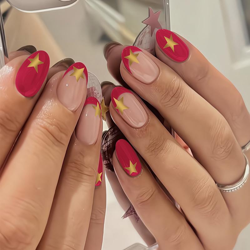24Pcs Short Round Head Fake Nails Full Cover Wearable Press On Nails Y2K Pink Star Printed Spicy Girls Charms False Nails