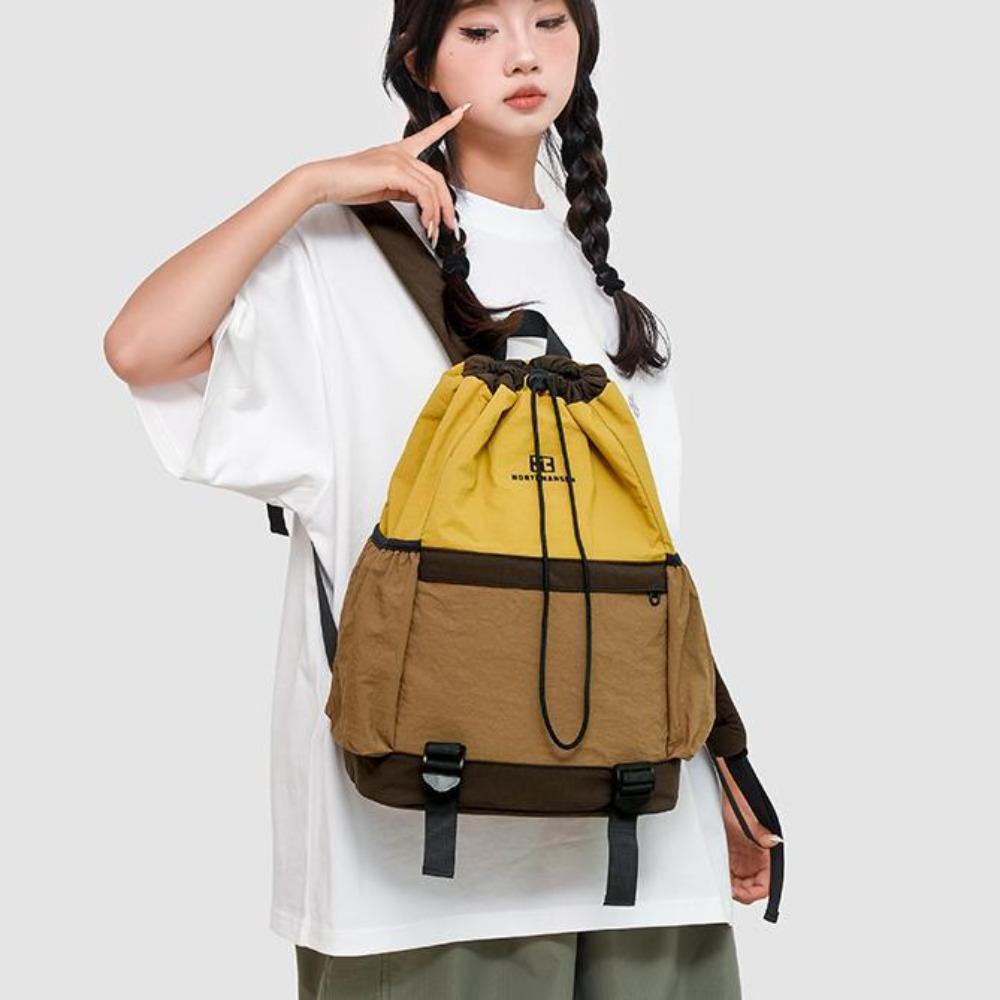 Outdoor backpack women's new contrasting colors high-value sports backpack outdoor travel backpack large-capacity student schoolbag
