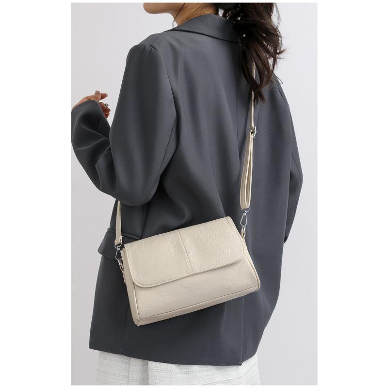 Retro Oil Wax Leather Crossbody Bag,with Textured and Vintage Feel,Simple and Elegant Flap Design,and Adjustable Shoulder Strap