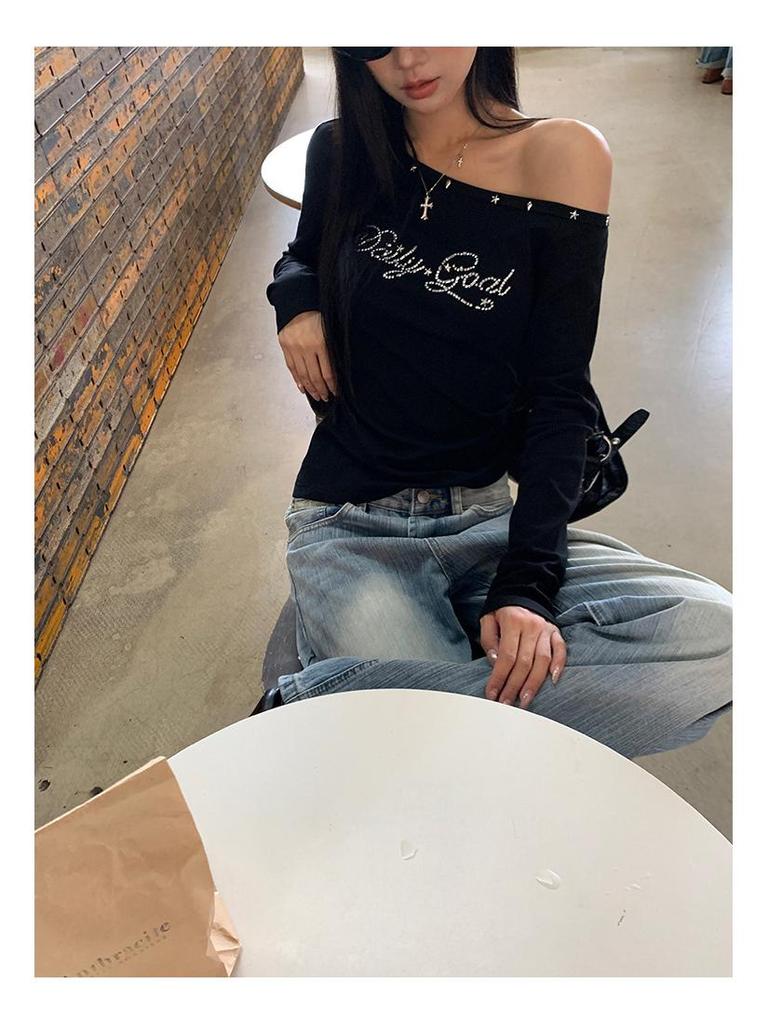Chic Off-the-Shoulder Slim-Fit Black Long-Sleeve T-shirt for Women - Perfect for Early Autumn