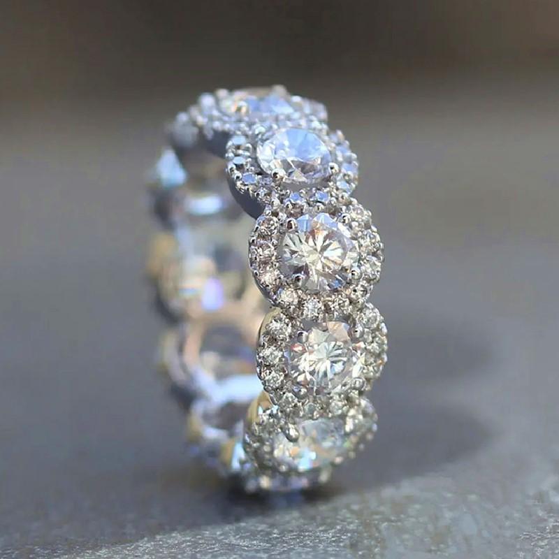 Huitan Funkelnde Zirkonia Verlobungsringe für Damen Hochzeits- Verlobungsbänder Farbe Neu Moderne Mode Damenschmuck