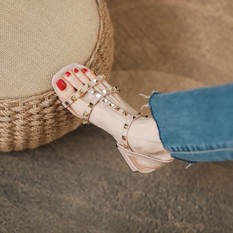 

Rivet sandals women s new fashion with skirt medium heel high heels 40 рожевий