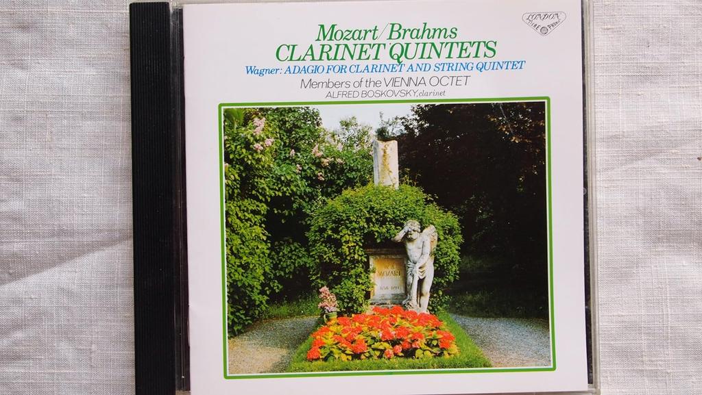 CD MEMBERS OF THE VIENNA OCTET: MOZART - Mozart: Clarinet Quintet  KICC9216 Japan Classical Used