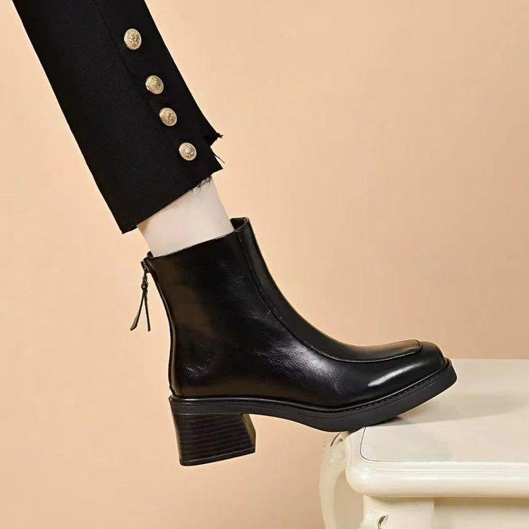 2025 Autumn and Winter Fashion Soft Leather Martin Boots Women's Temperament 100 New Models with Thick-soled British Style Velvet Small Bare Cotton Bo