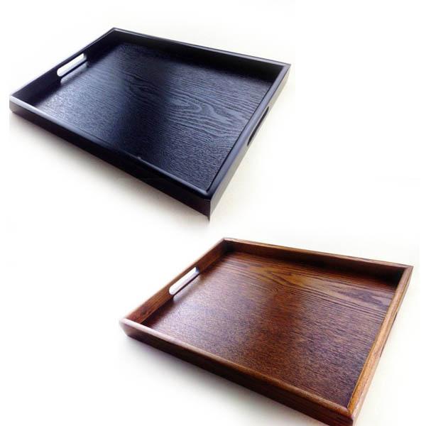 

Прямоугольный черный или коричневый деревянный поднос в японском стиле.