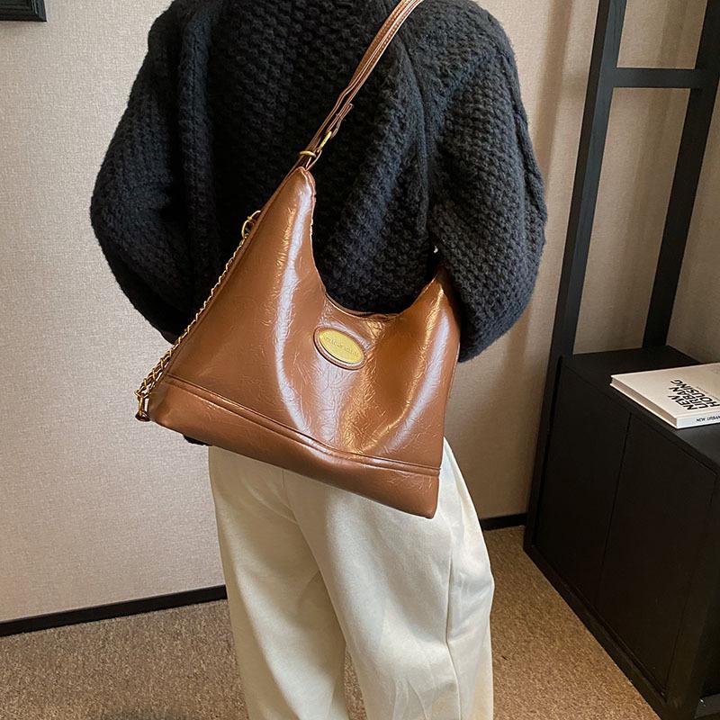Women's Bag Simple Light Luxury Shoulder Bag Women's New 2025 Spring and Summer Texture Underarm Bag Large Capacity Messenger Bag
