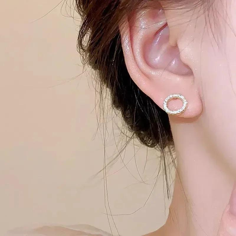 New Delicate Small Circle Stud Earrings Women Gold Color Crystal Minimalist Korean Party Summer Fashion Jewelry Accessories Gift
