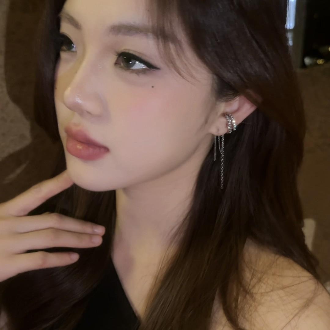 Двухслойный циркониевый серьга-кафф в виде круга с кисточкой 2025 - Уникальный дизайн украшения для ушей