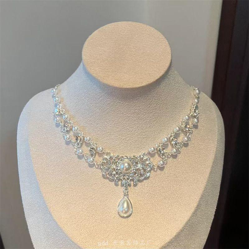 

Gentle white moonlight, super flash zircon double-layer pearl fringed zircon 2025 new light luxury versatile collarbone chain