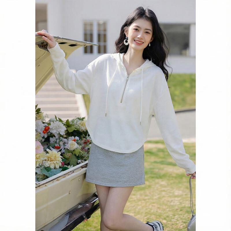 

Mokana Women s Half-Zip Hooded Short Sweatshirt S