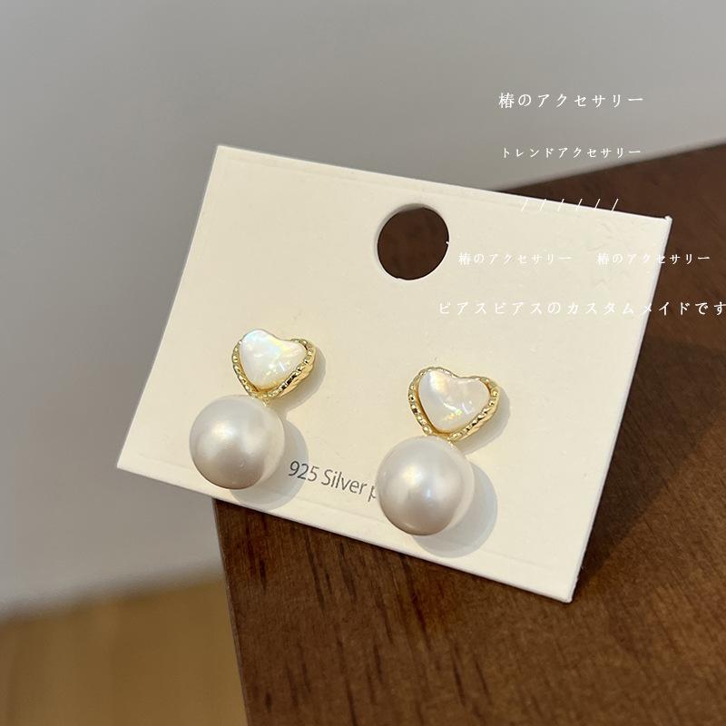 

Delicate Fritillary love ear clips without ear piercings, high-end sweet temperament pearl stud earrings, niche personality simple earrings