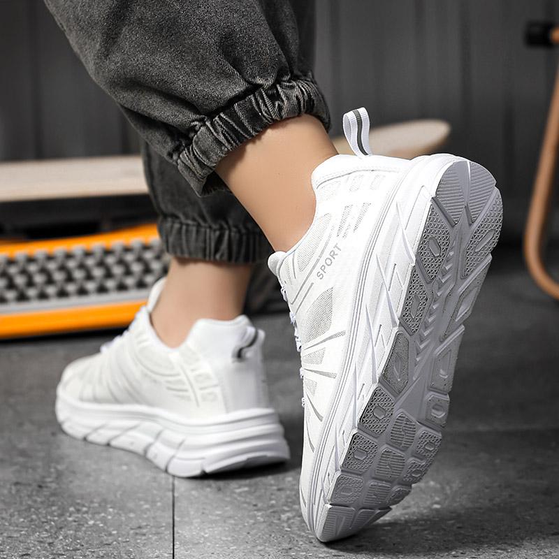 New breathable youth fashion shoes for men lightweight student fashion shoes for men lace-up soft soled running shoes