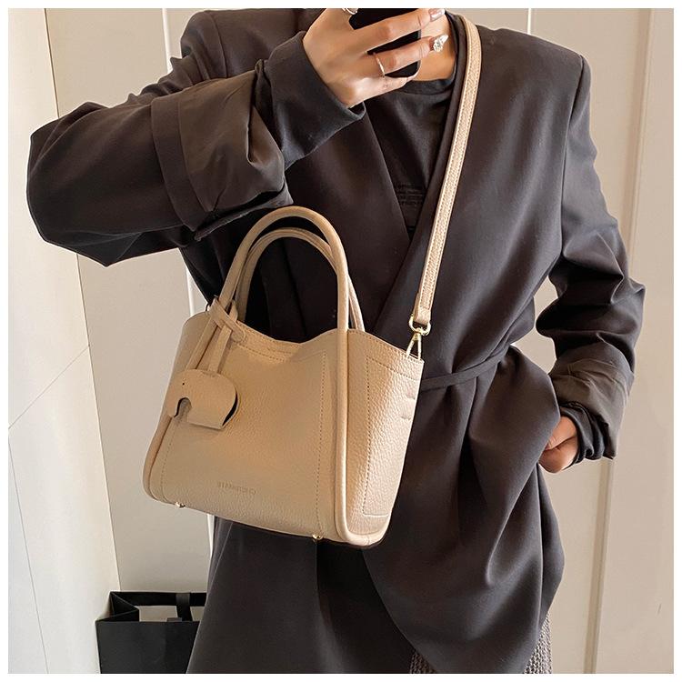Tote Bag Retro Large-capacity Oblique Span Locomotive Bag Stray Bag Women's Mailman Bag Spring and Summer Shoulder Bag