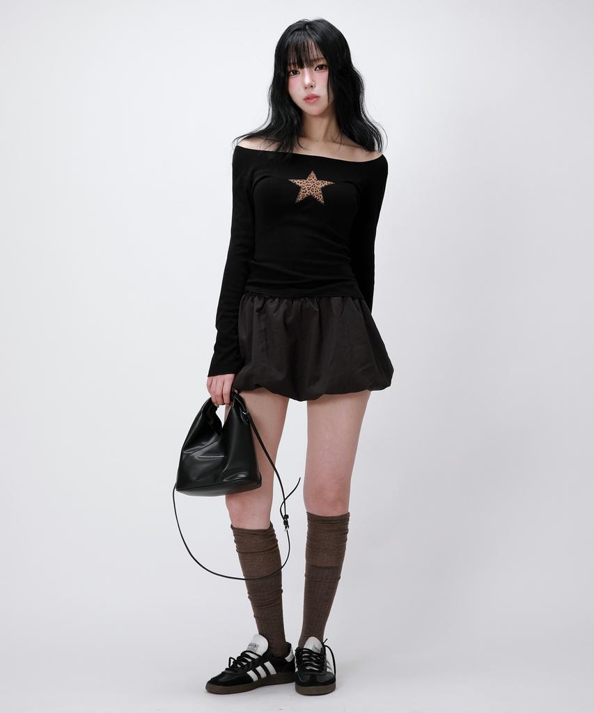 LIKE THE MOST Leopard Star Applique Long Sleeve Top T-Shirt_Black