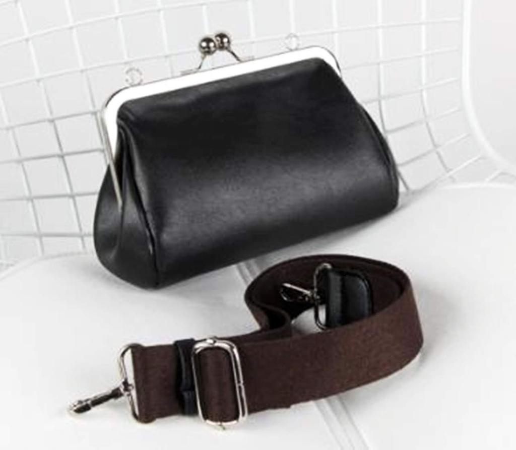 ZAZALAND Mini Shoulder Bag with Clasp, Opens for Easy Access, Leather, Retro Style, Black