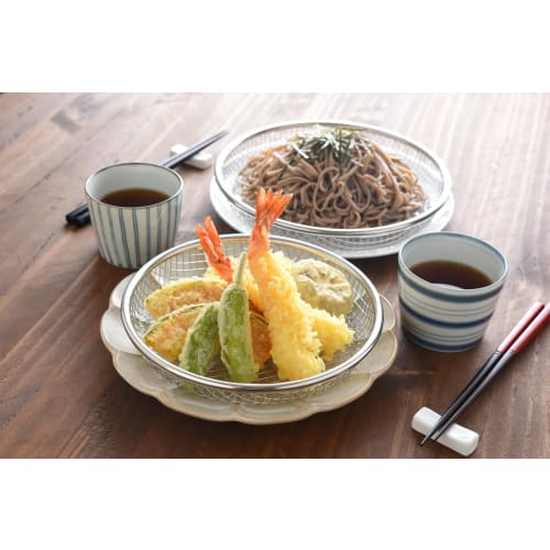 Ernest [Made In Japan] 19cm Strainer (Oil Drainer, Water Drainer) with Serving Rack and Steaming Dish (Ippinbutsuzo Dish Strainer) - A-77725, a Favori