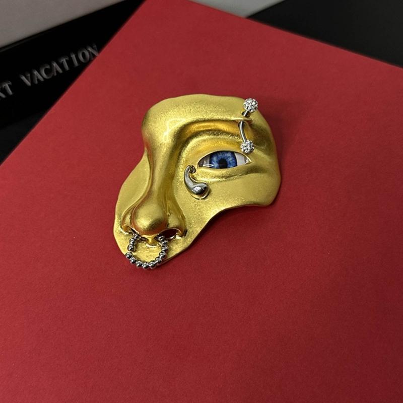 Exaggerated Vintage Half Face Brooch Alloy Pin Fashion Coat Brooch Lapel Pin Orcs Mask Brooch Clothing Pin Jewelry