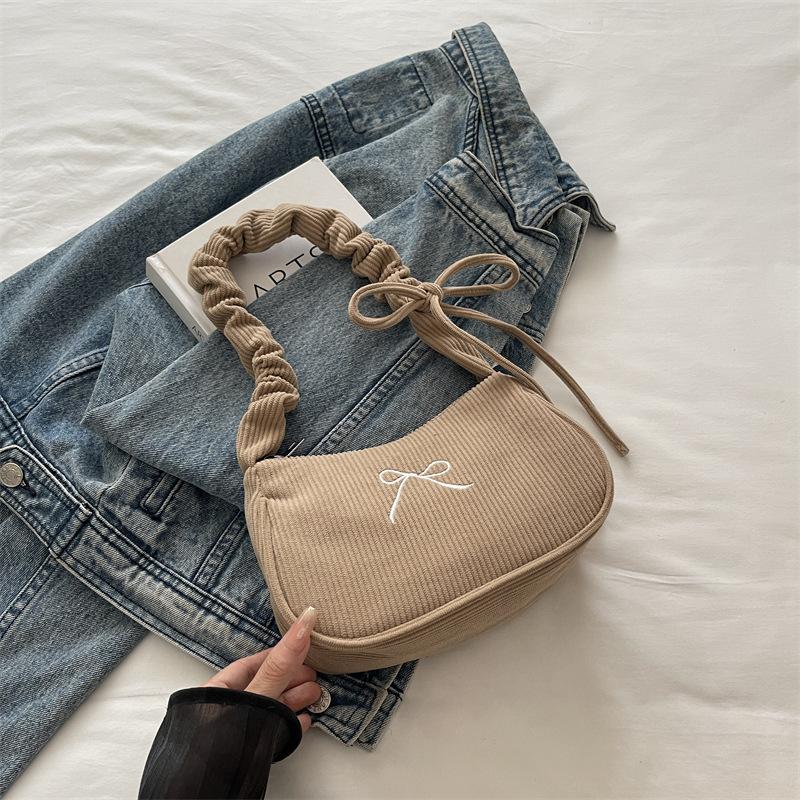 

ins fashion pleated portable small square bag women s bag 2025 autumn new embroidered bow shoulder bag trendy armpit bag хаки