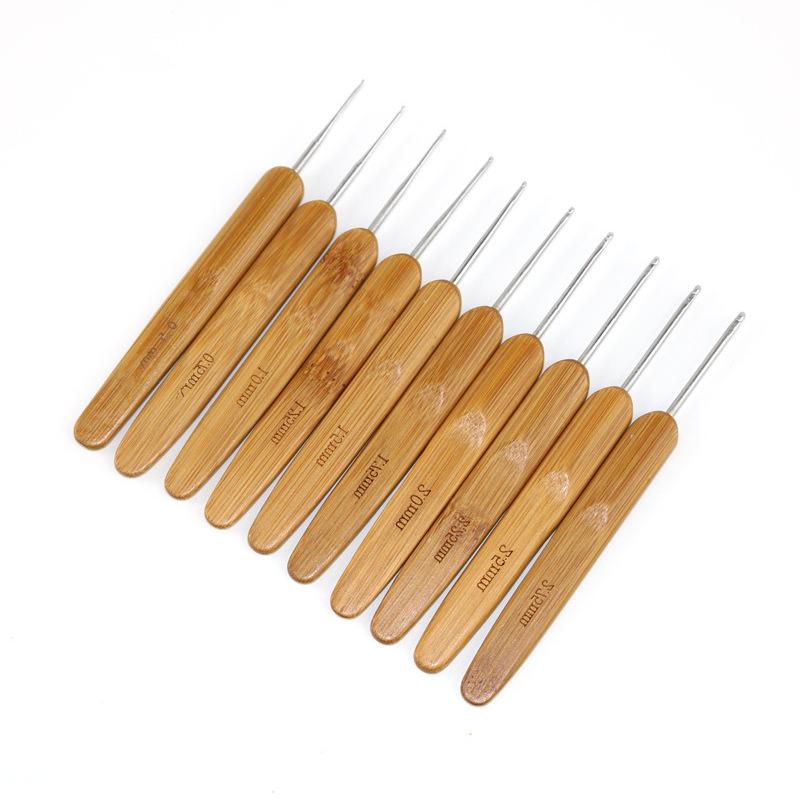 1Pc 0.5mm/0.75mm Dreadlock Crochet Hook Wood Crochet Needles Hair Dreadlocks Tool for Braid Craft  DIY Sewing Tool