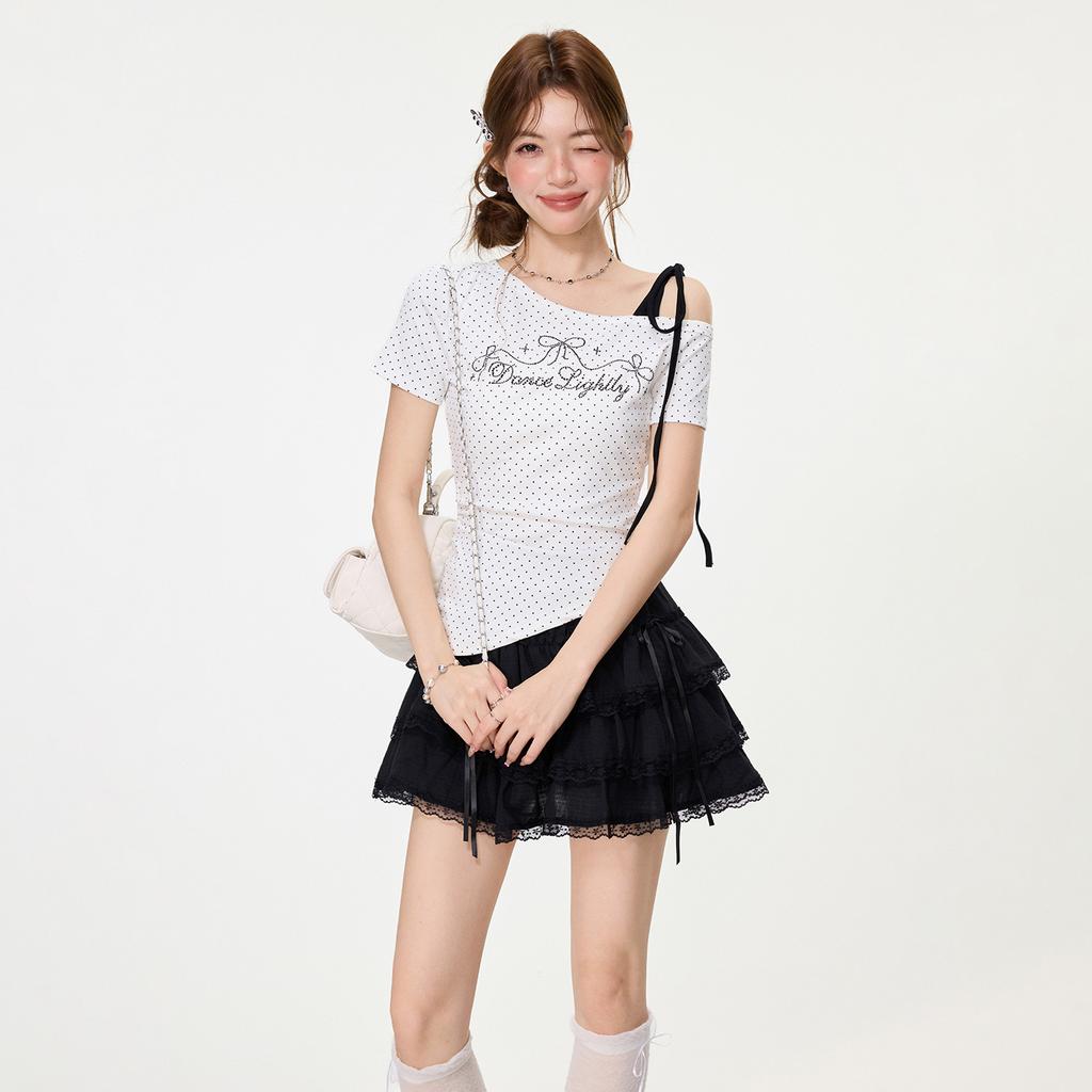 White polka dot slanted shoulder short-sleeved T-shirt women's spring and summer irregular hem design sense Spice girl slim strap small top