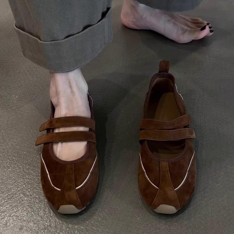 

Ретро повседневные удобные туфли Мэри Джейн на липучке женские не устающие ноги с мелким вырезом балетки 40