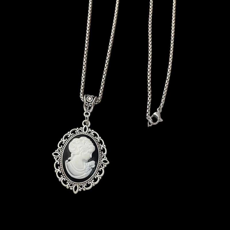 Meoka Gothic Retro Stainless Steel Women's Portrait Clavicle Necklace