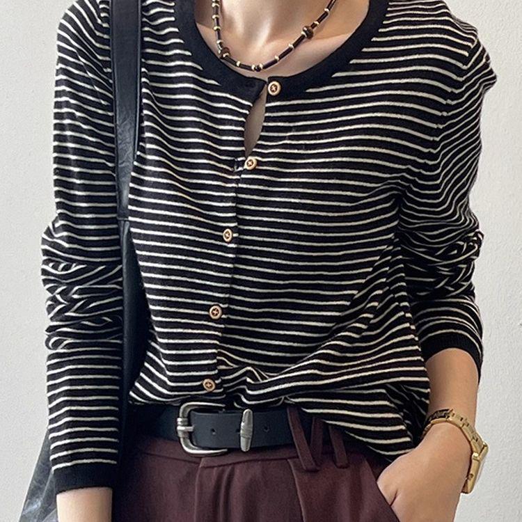 

2025 Early Autumn Korean Style Striped Color Block Knit Cardigan Sweater S (for 80-90 jin)