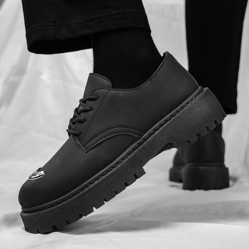 Modieuze herenschoenen van een bekend merk met dikke zolen, gemaakt van Brits leer. Zwarte, veelzijdige luxe loafers, comfortabele casual schoenen voor zakelijke gelegenheden, maat 39-44.