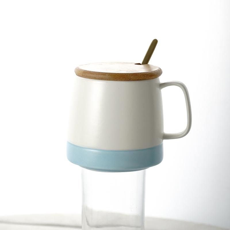 Kreative nordische Tasse mit Deckel und Löffel, Paar-Spleißung, matte Milchfarbglasur, Kaffeetasse, Keramiktasse, Holzdeckel, Becher