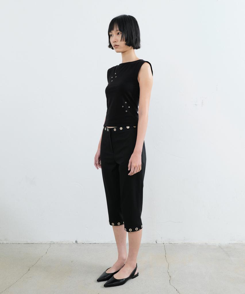 Sillot Big Eyelet Capri Pants (Black)