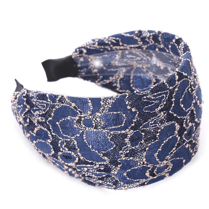 Korean Minimalist Non-Slip White Hair Headband with Teeth - Versatile Hair Accessory for Washing Face and Styling