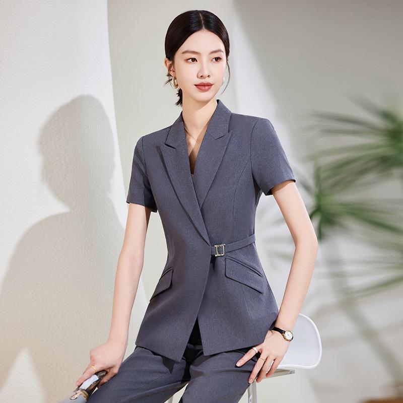 Set Costum Profesional de Vară pentru Femei - Îmbrăcăminte de Lucru High-End pentru Magazin de Bijuterii sau Magazin de Aur