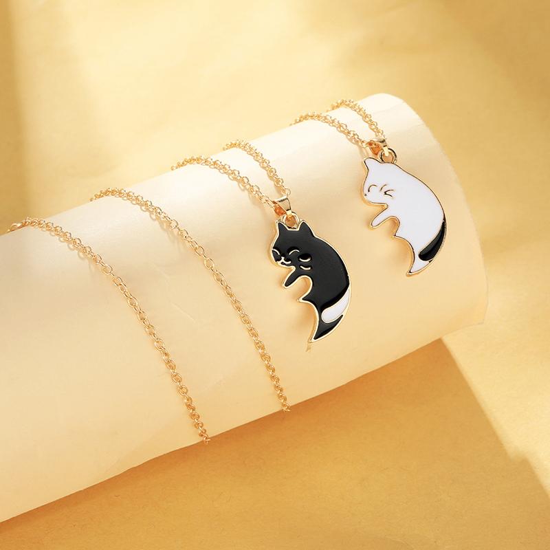 Hug Cute Pet Cat Pendant Necklace Women Girls  Trendy Jewelry Couple Gift Friendship Necklace