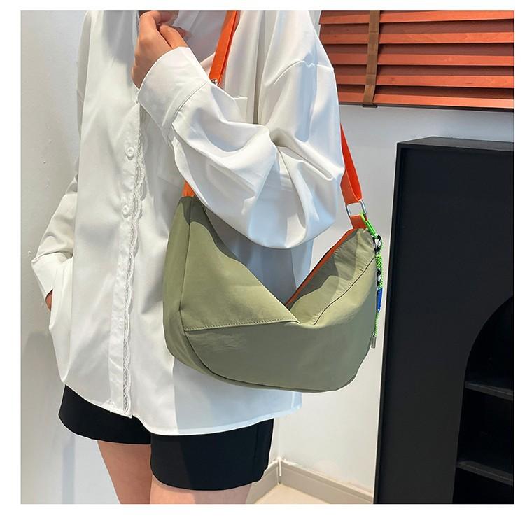 Retro casual style large capacity dumpling satchel new casual literary single shoulder messenger bag fashion
