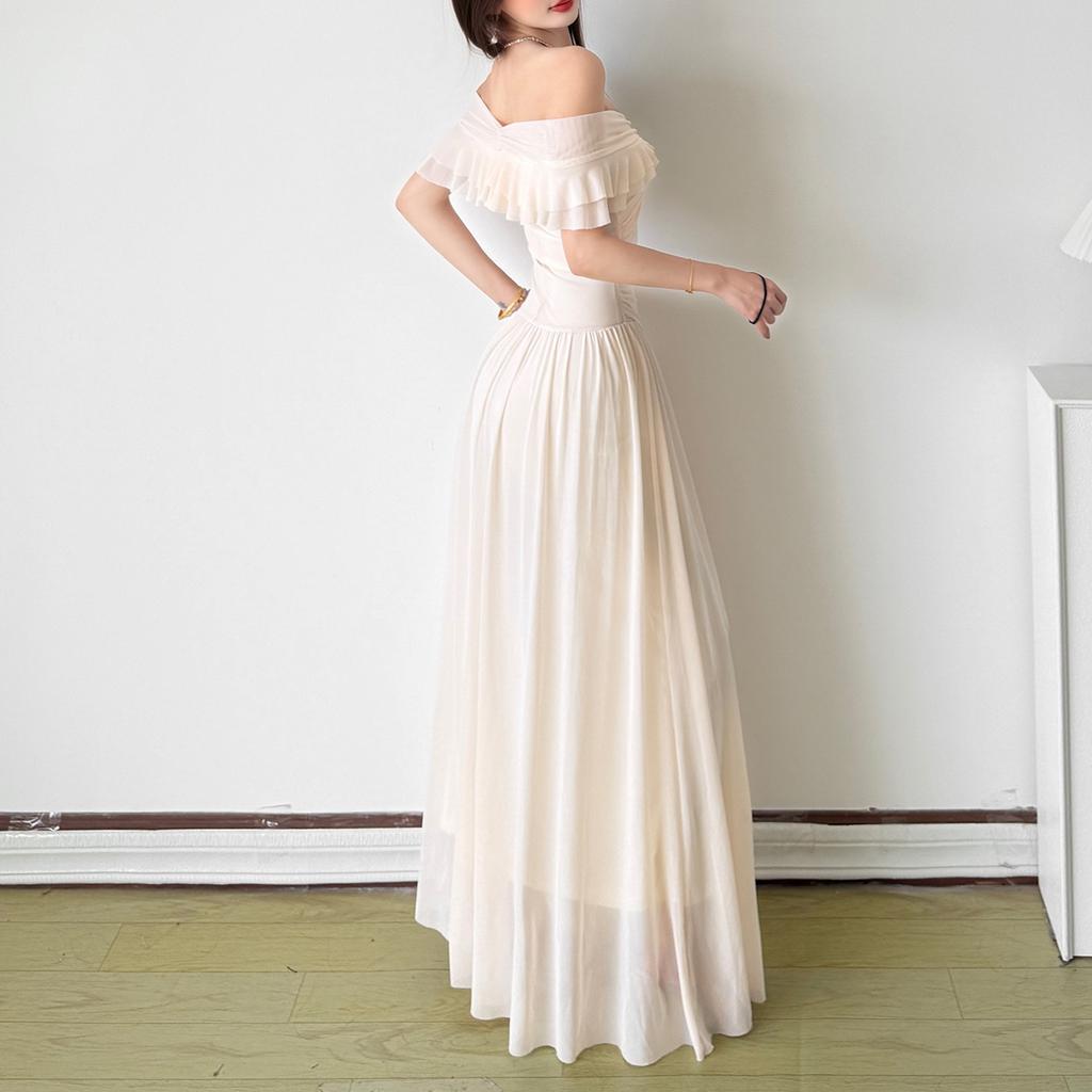2026 European and American French gentle wind one-word shoulder off-the-shoulder suspender summer new waist and thin high-end dress