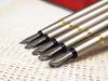 أدوات الكتابة – أقلام حبر سائل (أقلام ريشة)