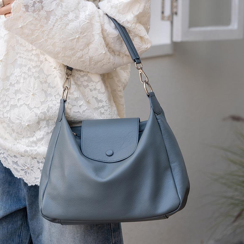 Big bag messenger bag women's new high-end texture soft leather underarm bag women's niche design shoulder bag