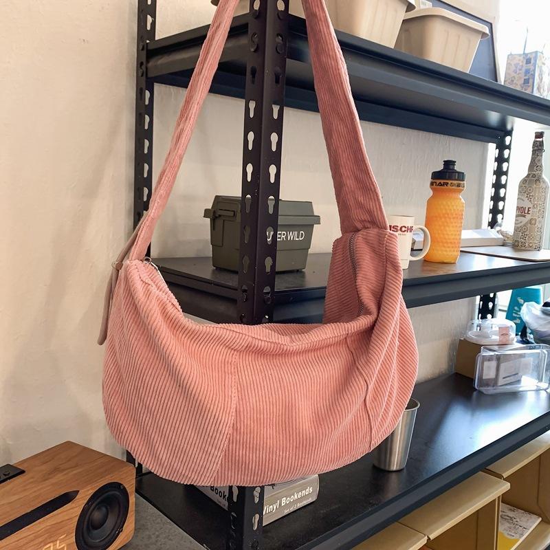 

Сумка женская сумка большой вместимости весна и лето новая сумка на плечо тоут универсальная ретро мессенджер женская сумка трендовая легкая розовый