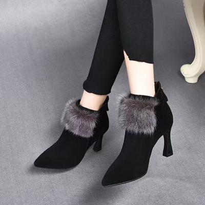 Xiaoxiangfeng hochhackige Stiefeletten Damen 2025 Herbst und Winter neu spitz zulaufend Temperament Nerzhaar Pfennigabsatz Weinglas und Mode bo