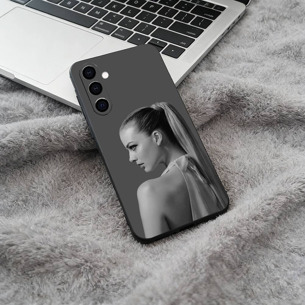 M- famous actress-Margot -Robbie Soft Silicone phone Case for Samsung Galaxy A73/A71/A72/A70/A53/A52/A51 - Black
