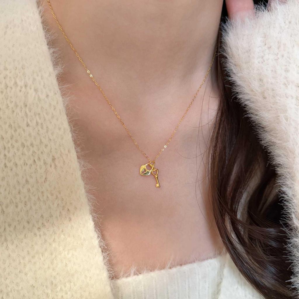 Stylish S925 Sterling Silver 18K Gold Heart Key Clavicle Necklace for Women