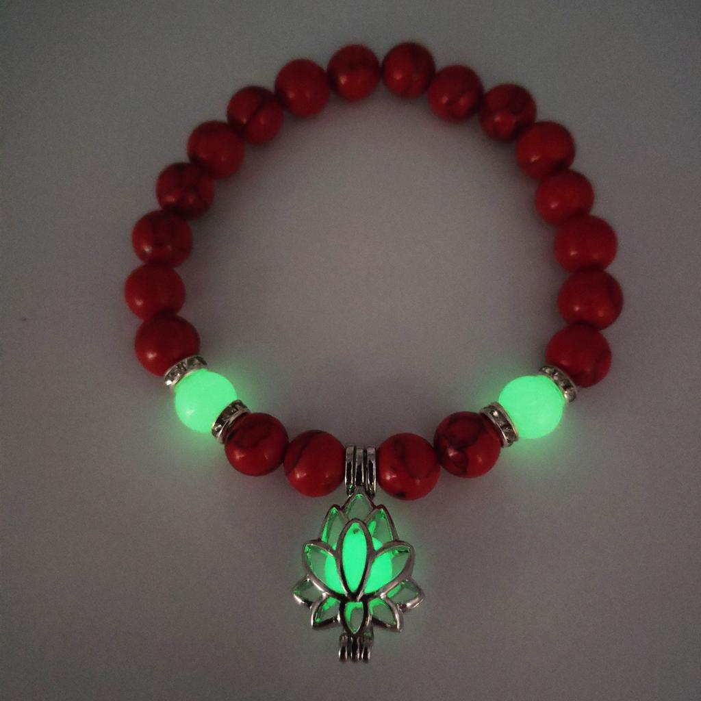 Náramek s tyrkysovými korálky Buddhy - Svítící náramek s energií lotosu a sanskrtským designem pro jógu a meditaci