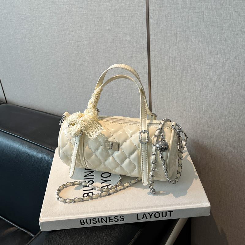 High-end Fashion Rhombus Embroidery Thread Commuter Oblique Span Bag Women's Summer New Shoulder Armpit Bag