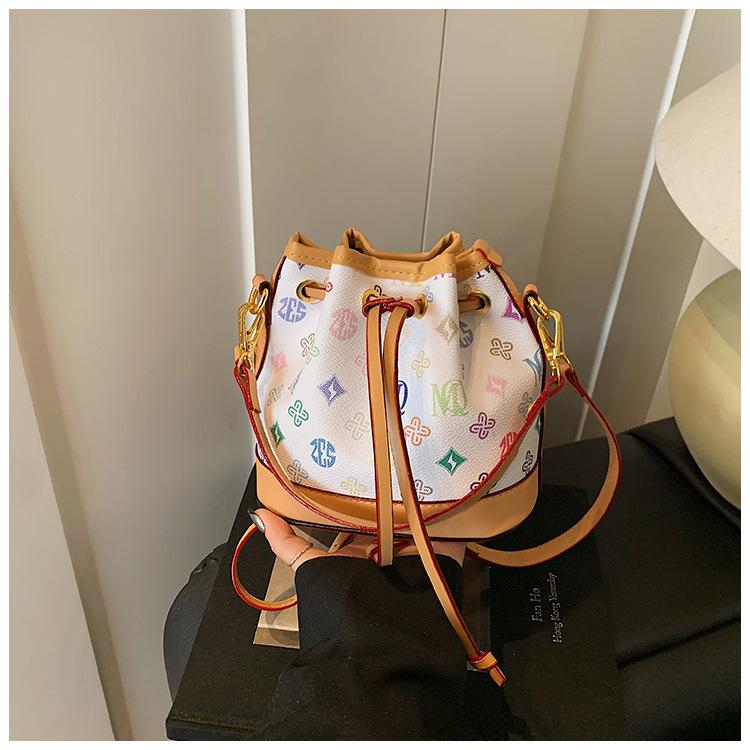 

Новая мини нишевая сумка-ведро портативная женская сумка с принтом на плечо трехмерный ретро стиль универсальная сумка белый