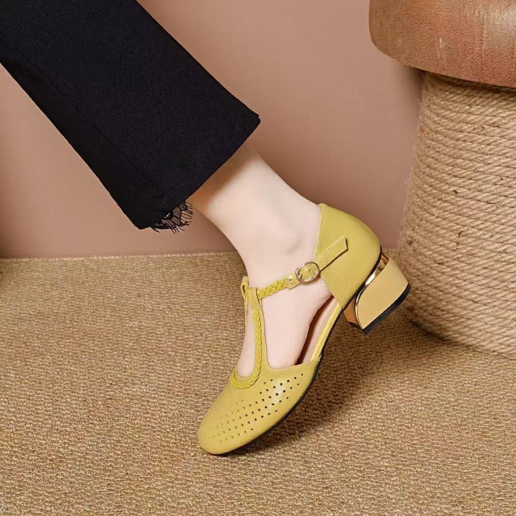 Women Fashion Round Toe Hollow Out Breathable Spring Buckle Strap Square Heel Shoes Lady Casual Leather Shoes Ab677