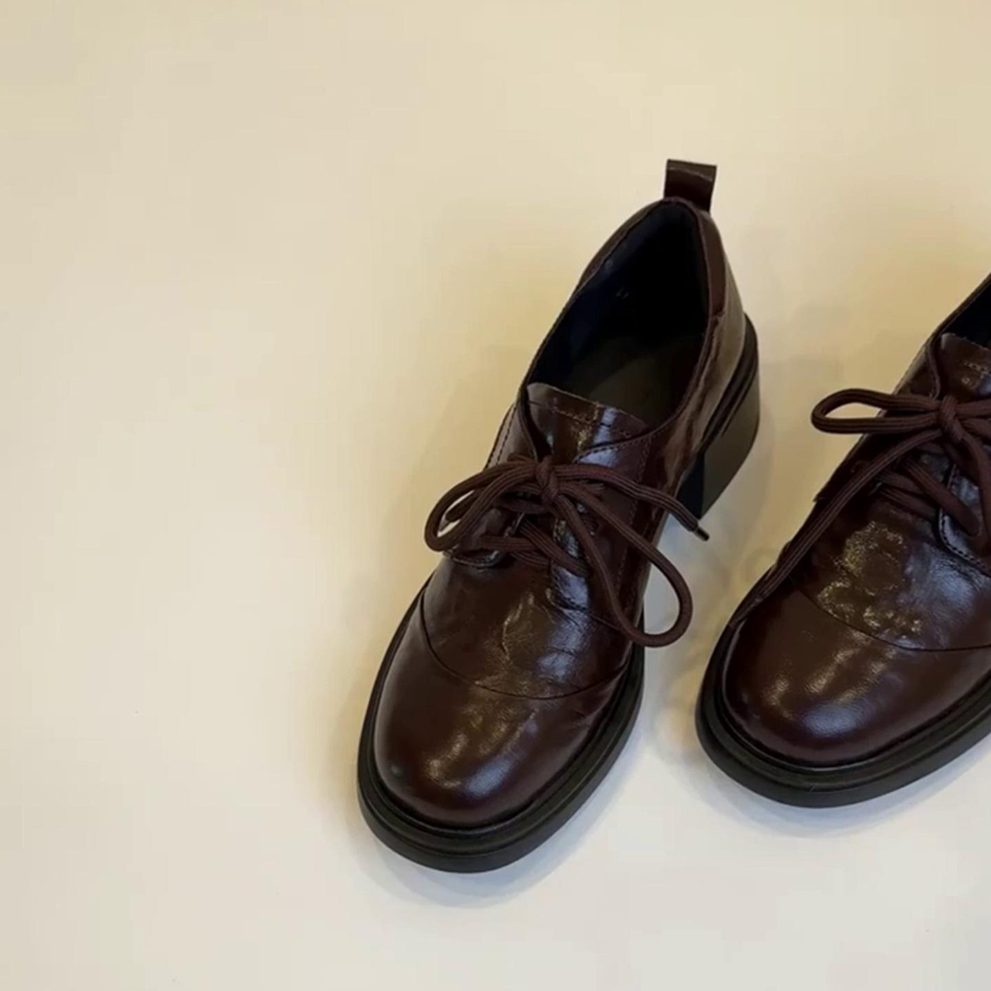 

Spot version~ Platform sole small leather shoes women s British style lace-up single shoes black high heels thick heel Love Martin shoes 40 коричневый