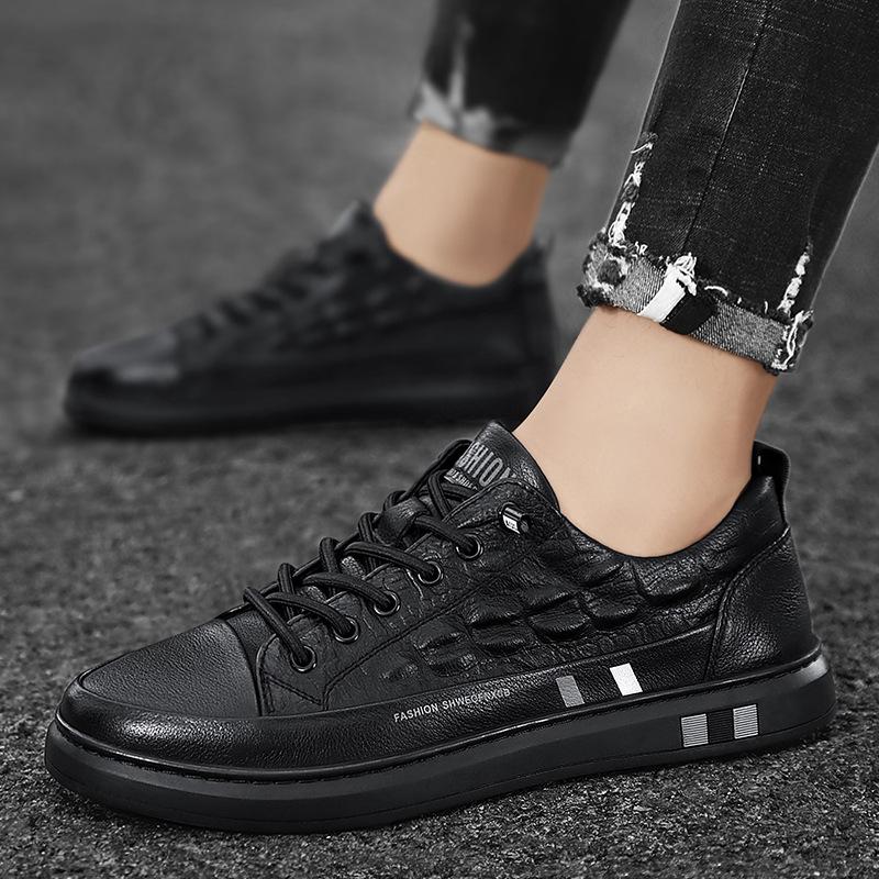 

Class II e-commerce hot-selling crocodile pattern casual leather shoes raw white overshoes spirit boy 44