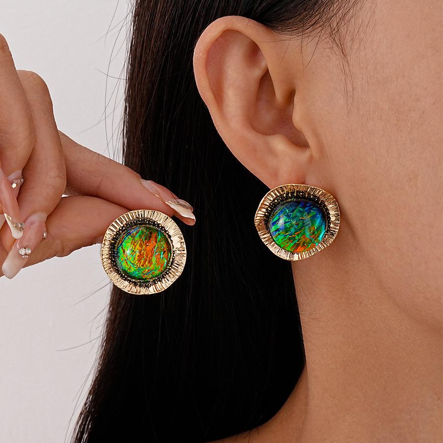 

Модные серьги-подвески для женщин зелёный