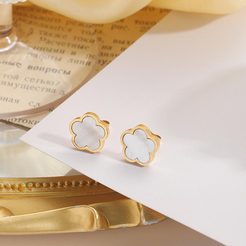 White Shell Small Flower Earrings for Women's Trendy Personality Simple Design Earrings